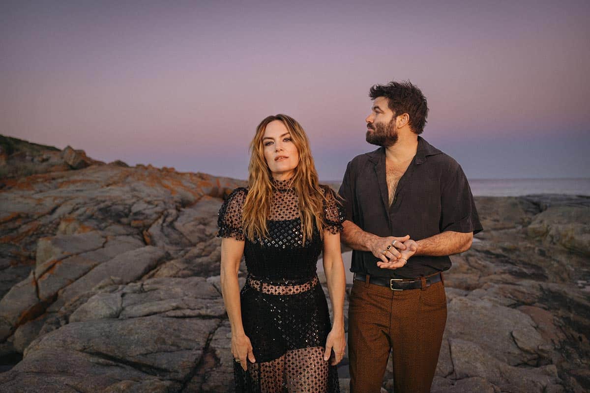 Angus & Julia Stone 1 1200X800